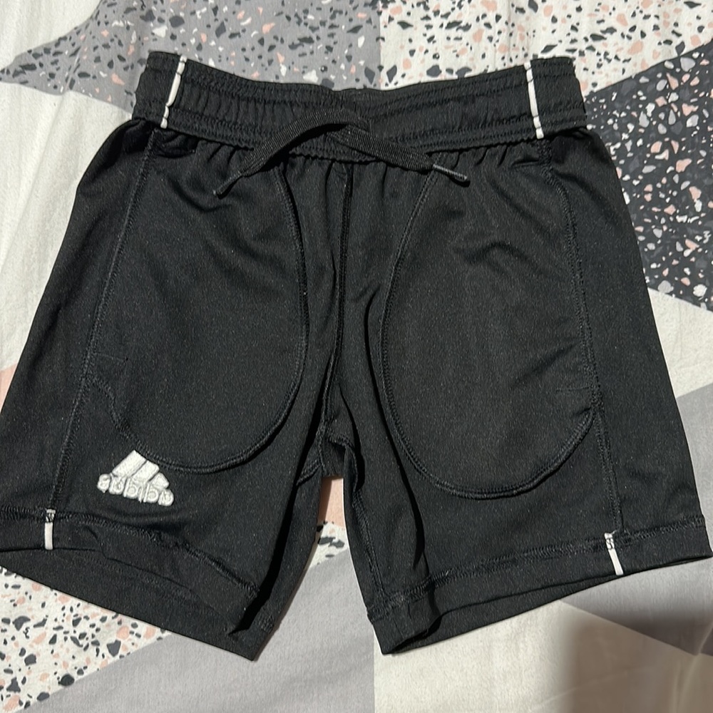 ADIDAS Genuine Boys Size 5-6 Shorts In Great Preloved Condition! - Picture 4 of 7